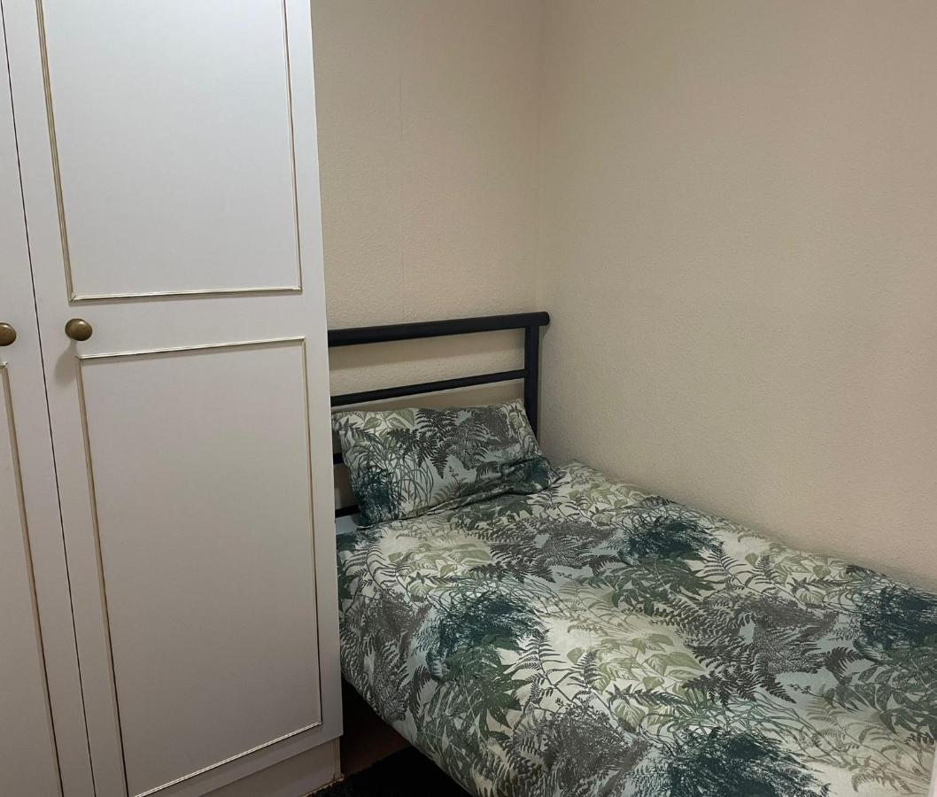 Nnk Air Bnb Enfield Kültér fotó