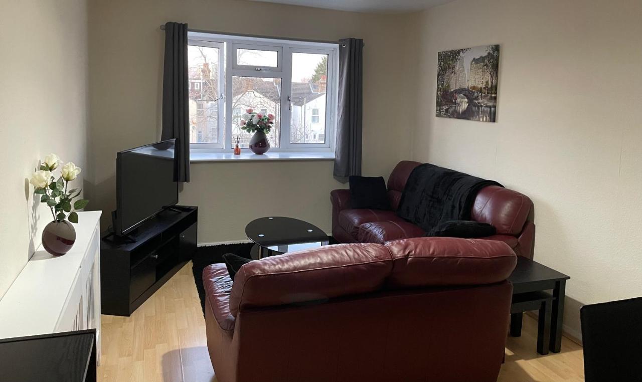 Nnk Air Bnb Enfield Kültér fotó